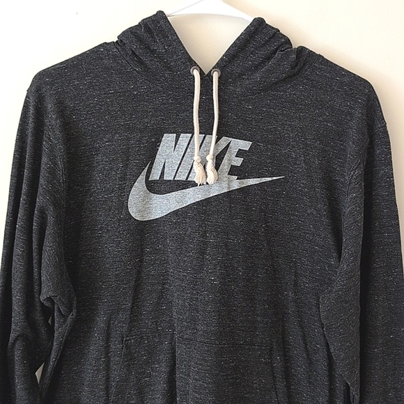 Nike Womens Medium Hooded Long Sleeve Shirt Gray Activewear Athleisure Sporty - Picture 3 of 8